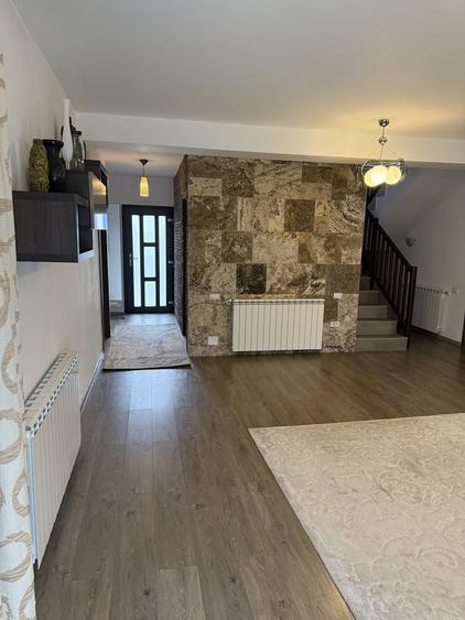 Casă cu 4 camere în Valea Lupului