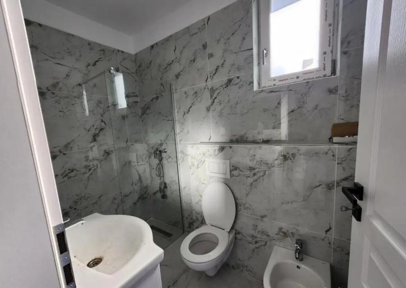 Casa individuala , 4 camere , 2 bai , zona MIROSLAVA-VALEA U - 4