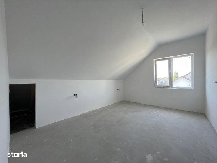 Casă cu 4 camere cu Teren 230 Mp în Lumina