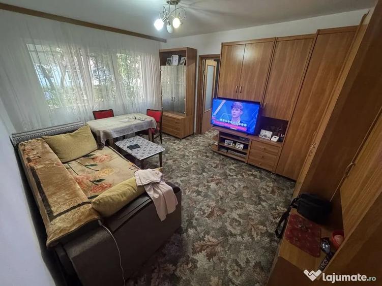 Apartament cu 2 camere semidecomandat în Km 4