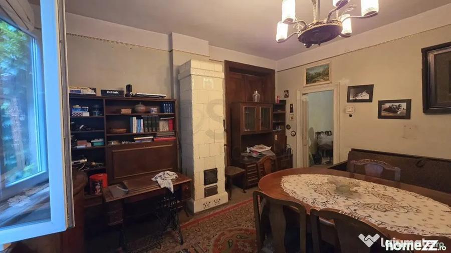 Apartament cu 3 camere semidecomandat în Romană