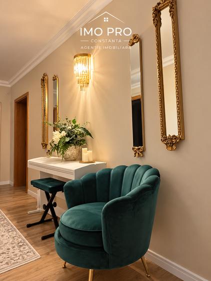 Apartament cu 6 camere decomandat în Central