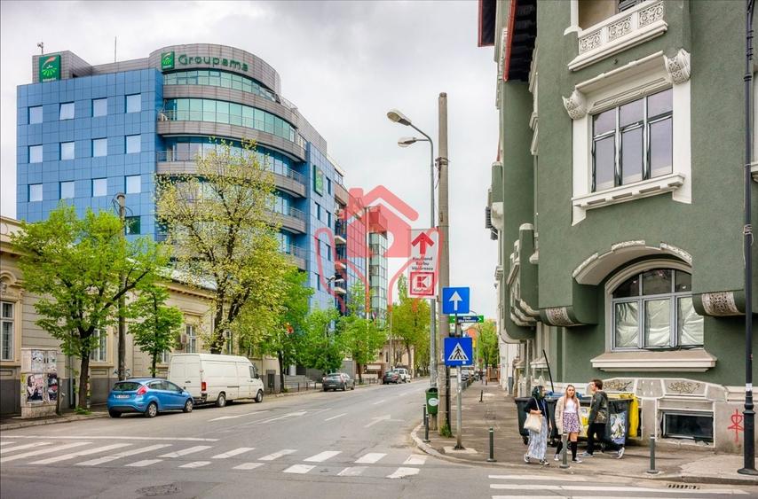 Apartament cu 3 camere decomandat în Romană