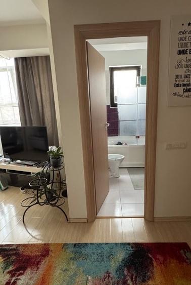 Apartament cu 3 camere, mobilat în Bucureștii Noi