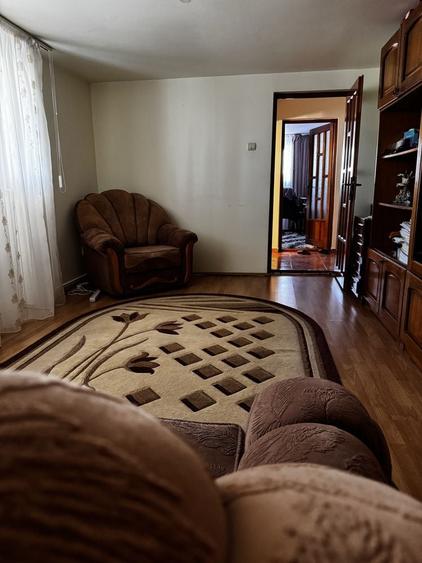 Apartament cu 3 camere decomandat în Șagului
