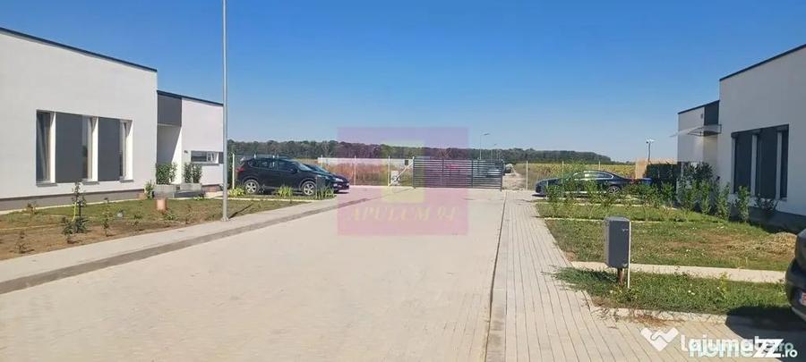 Casă cu 4 camere cu Teren 608 Mp în Săbăreni