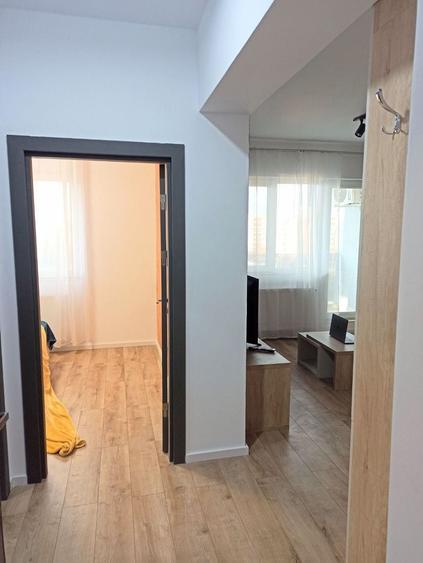 Apartament cu 2 camere semidecomandat, mobilat în Grozăvești