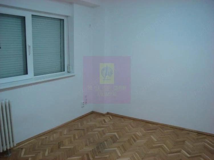 Apartament cu 4 camere decomandat în Muncii