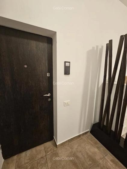 Apartament cu 2 camere semidecomandat, mobilat în Văcăresti