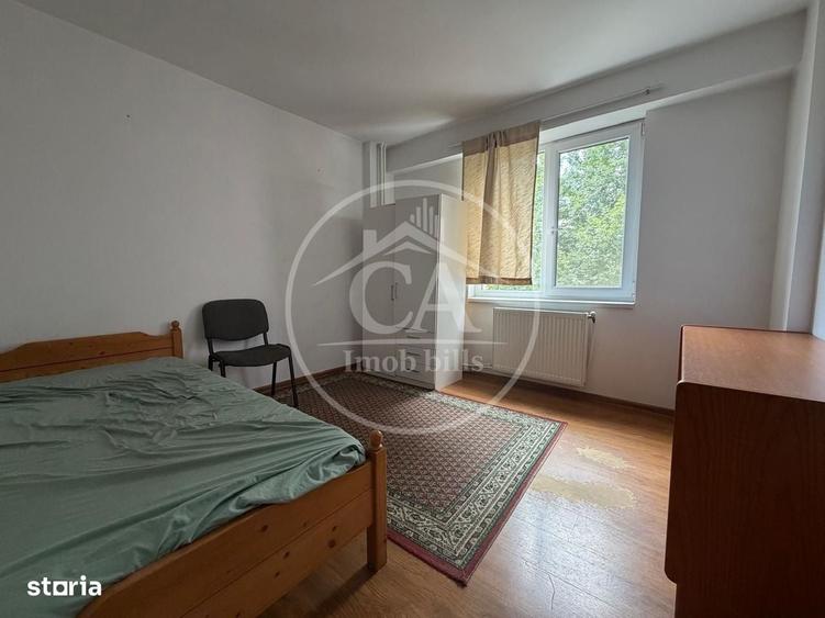 Apartament cu 4 camere decomandat în Decebal