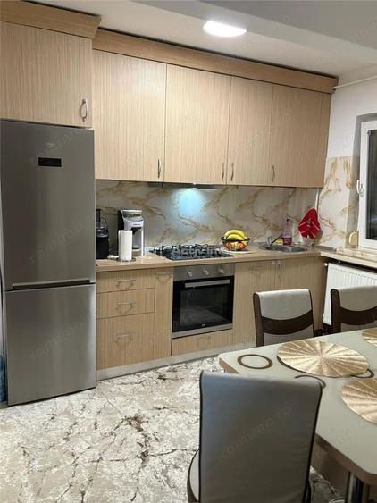Apartament cu 3 camere decomandat în Fortuna
