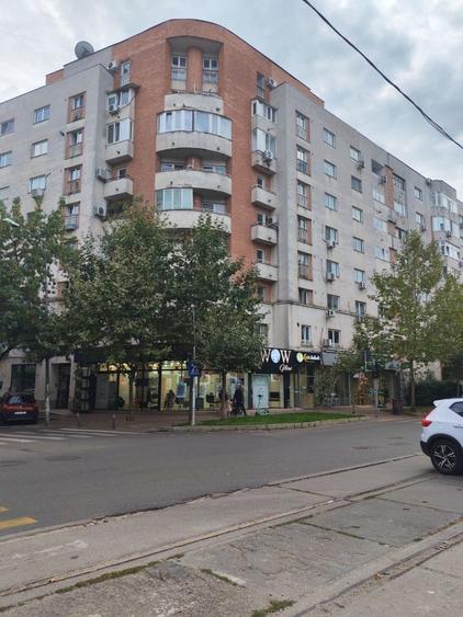 PROPRIETAR,ofer spre inchiriere, apartament cu 2 camere,decomandat,54 mp,Calea Calarasi,vis a vis,de Facultatea Hyperion - 12