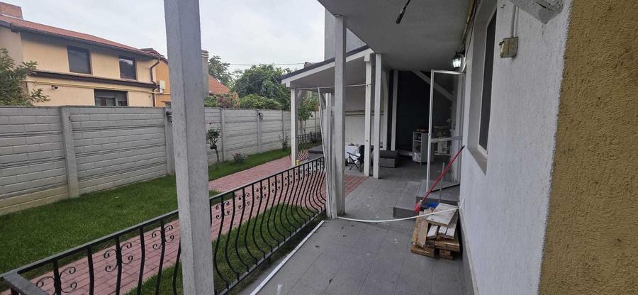 Casă cu 4 camere în Decebal