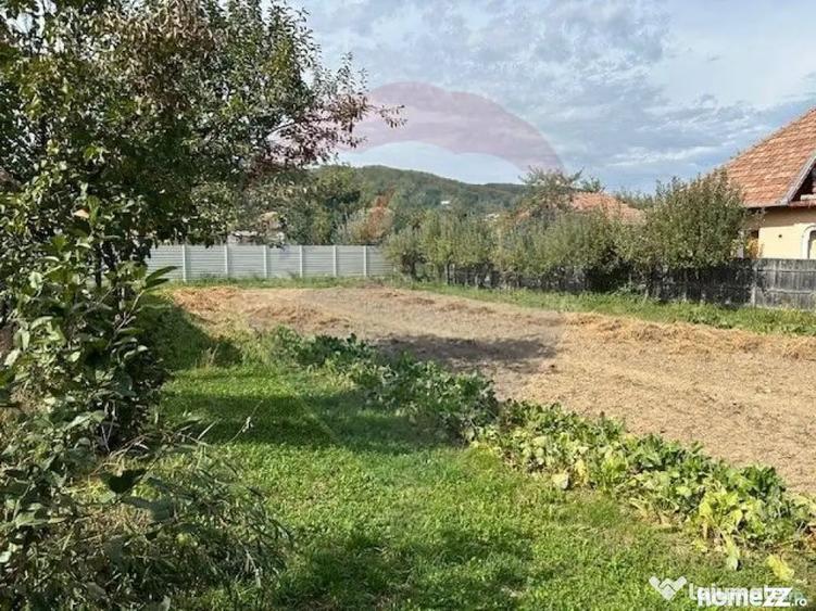 Casă cu 4 camere cu Teren 1478 Mp în Măneciu