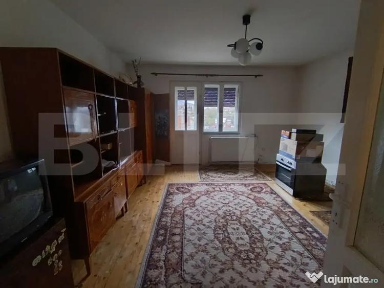 Casă cu 4 camere cu Teren 300 Mp în Central