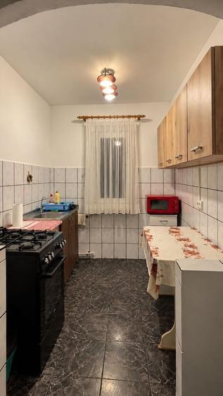 Apartament cu 2 camere semidecomandat, mobilat în Gheorghe Lazăr