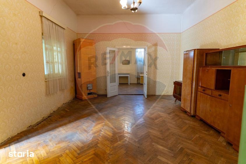 Casă cu 3 camere cu Teren 818 Mp în Central