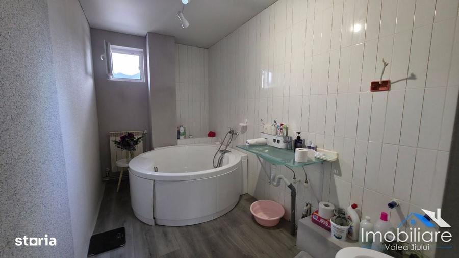 Apartament cu 4 camere în Central