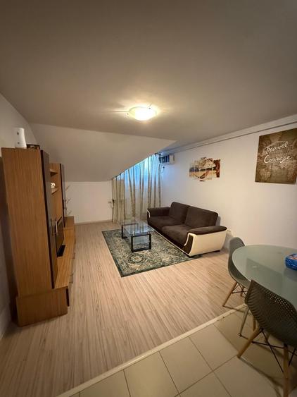 Apartament cu 2 camere semidecomandat în Militari