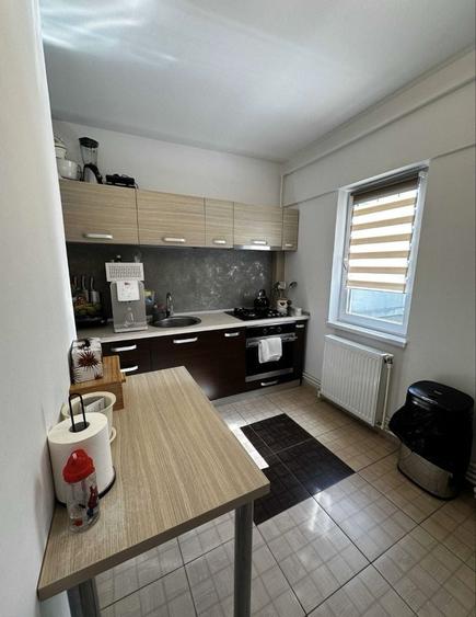Apartament cu 3 camere decomandat în Narcisa