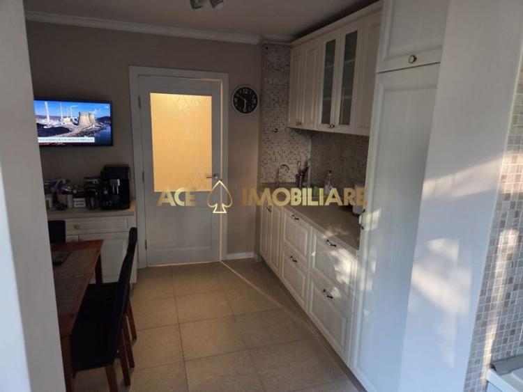 Apartament cu 3 camere decomandat, mobilat în Rahova