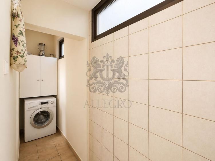 Apartament cu 4 camere semidecomandat în Cișmigiu