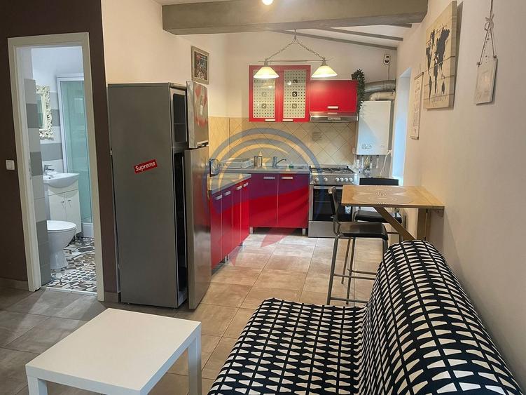 Duplex cu 3 camere cu Canalizare în Central