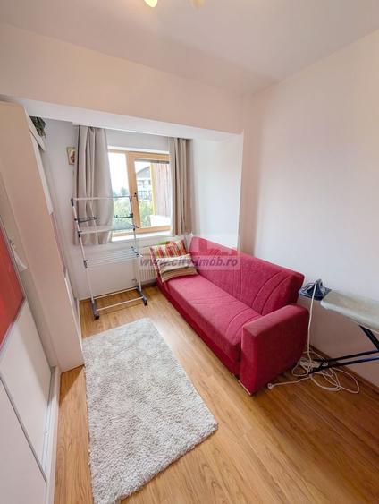 Apartament cu 3 camere decomandat în Străulești
