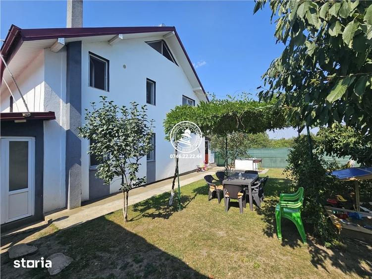 Casă cu 5 camere cu Teren 1196 Mp în Dorobanț