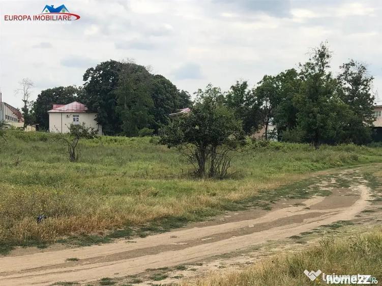 Teren de 2000 mp, în Central