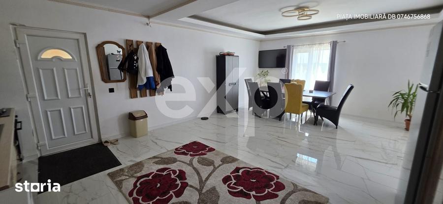 Casă cu 6 camere cu Teren 1438 Mp în Răcari