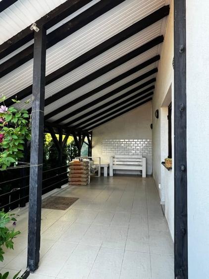 Casă individuală cu 5 camere cu Teren 300 Mp în Tunari