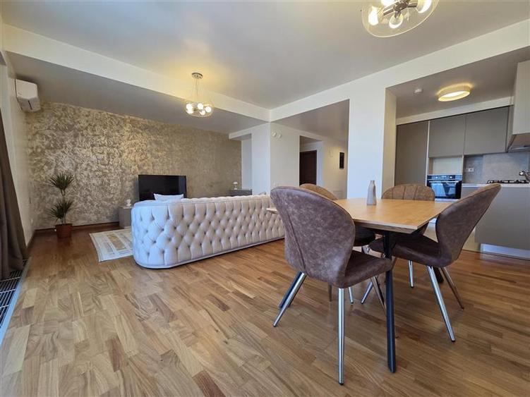 Apartament cu 2 camere decomandat, mobilat în Drumul Poienii