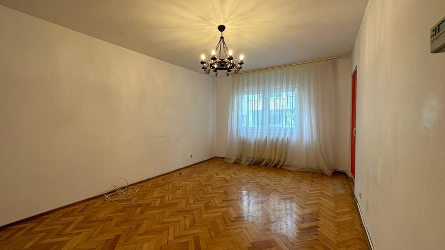 Apartament cu 3 camere, nemobilat, de inchiriat - 2