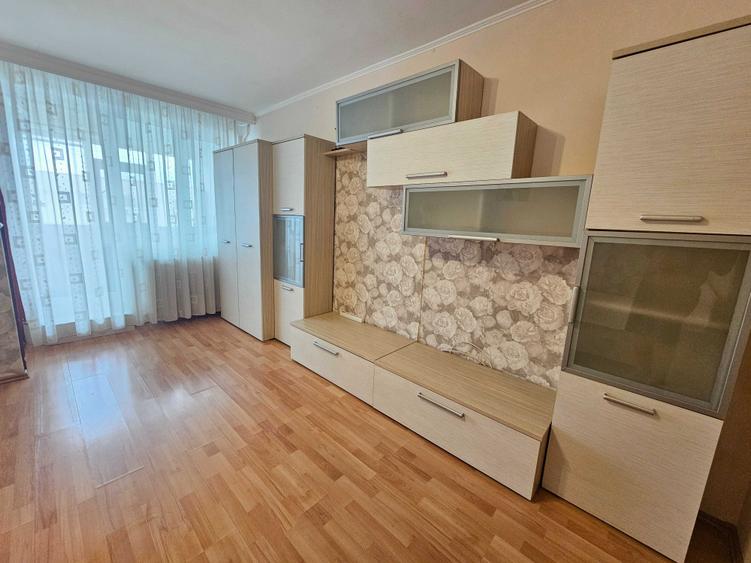 Garsonieră decomandată în Exterior Vest