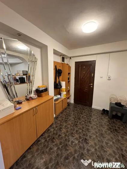 Apartament cu 4 camere decomandat în Lăpuș