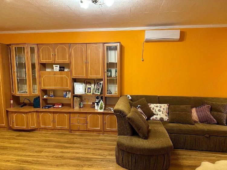 Casă cu 5 camere cu Teren 1000 Mp în Peciu Nou