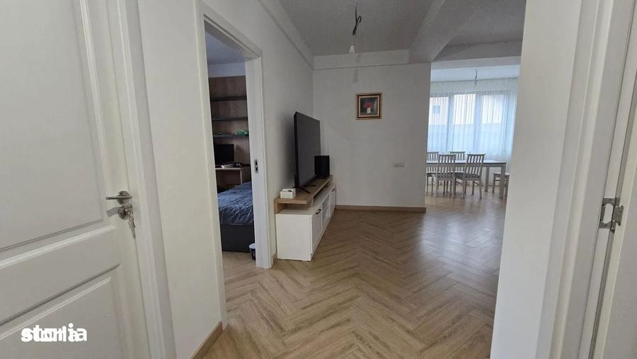 Casă cu 4 camere în Breazu