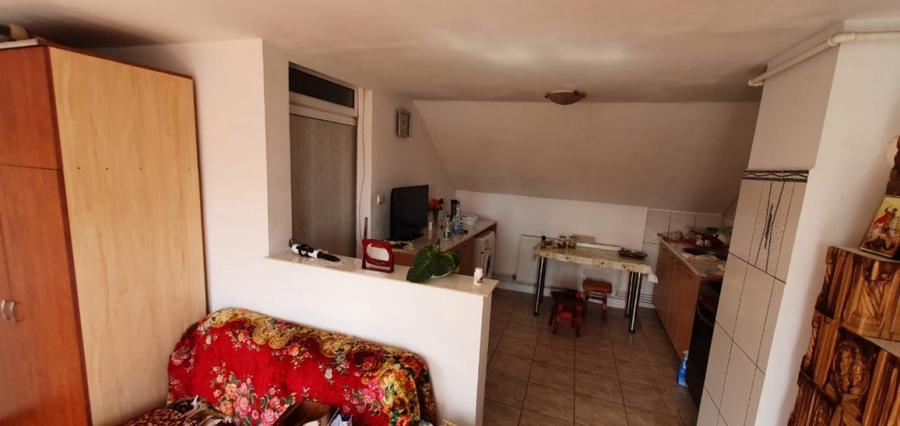 Casă cu 5 camere cu Teren 1080 Mp în Blejoi