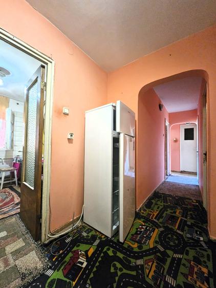 Apartament cu 3 camere decomandat în Drumul Taberei