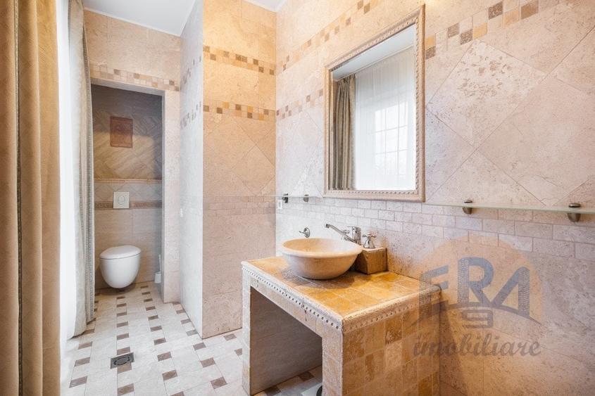 Casă individuală cu 7 camere cu Piscina în Oncea