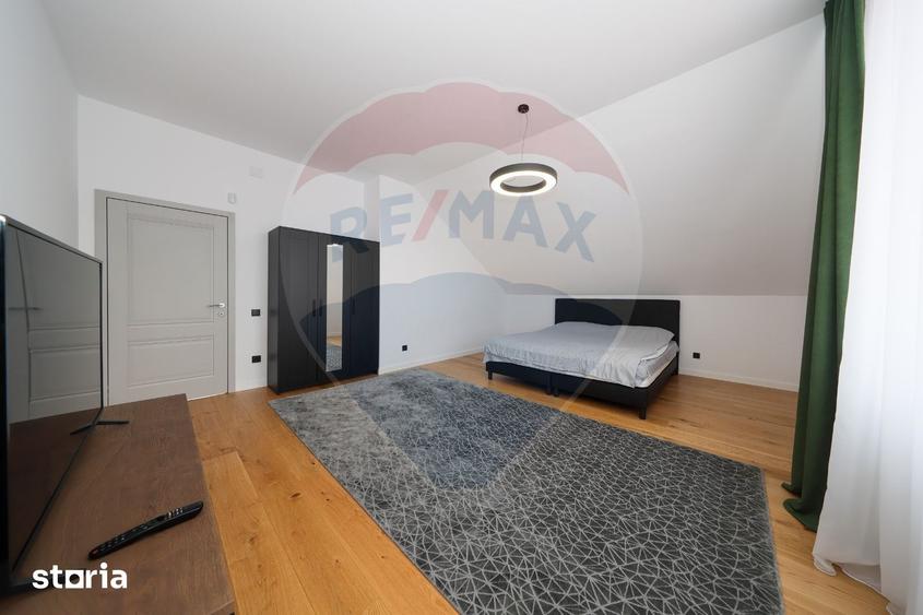 Casă cu 5 camere cu Teren 577 Mp în Bunloc