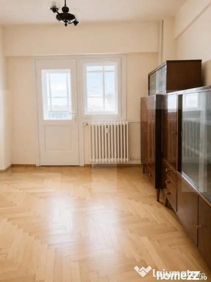 Apartament cu 3 camere decomandat în Sud