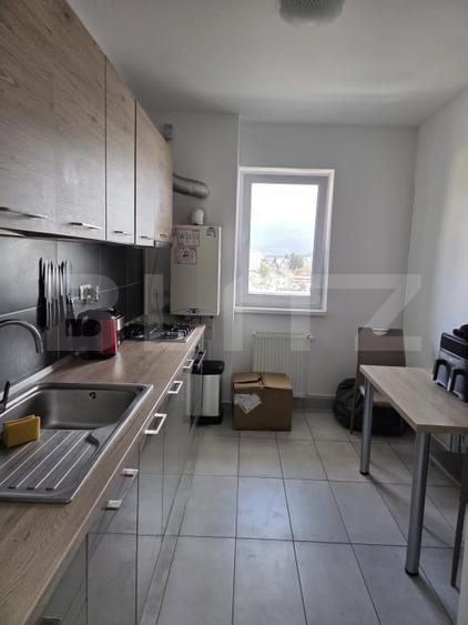 Garsonieră decomandată, mobilată în Răcădău