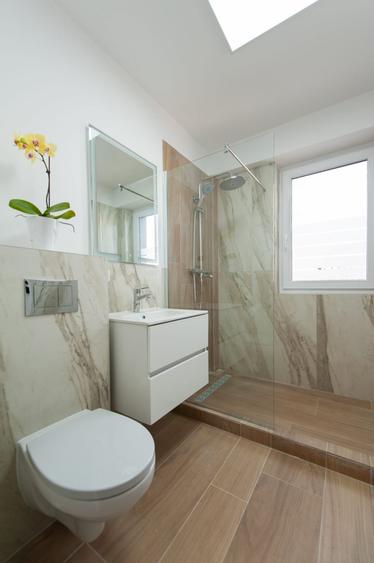 Apartament cu 3 camere în Micești