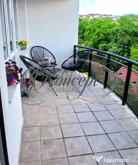 Apartament cu 3 camere semidecomandat în Andrei Mureșanu