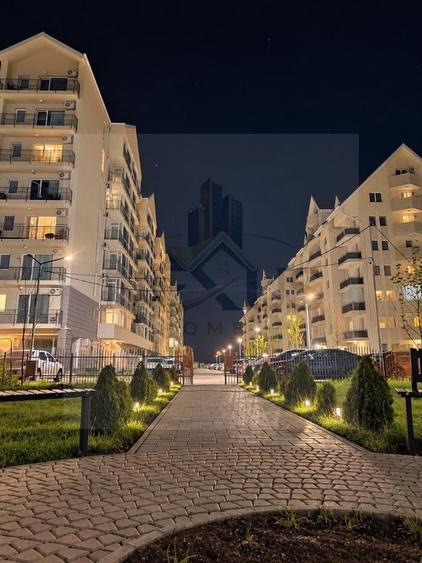Apartament cu 3 camere semidecomandat, mobilat în Sud