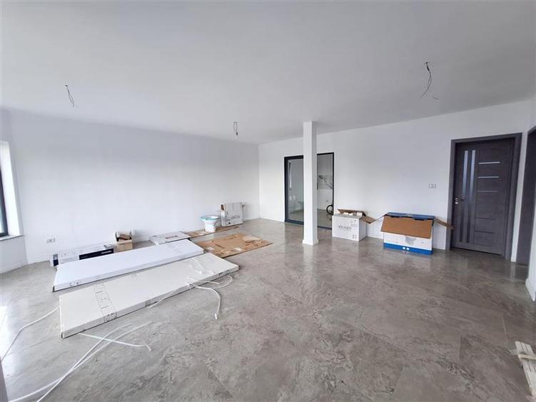 Casă cu 3 camere cu Teren 325 Mp în 9 Mai