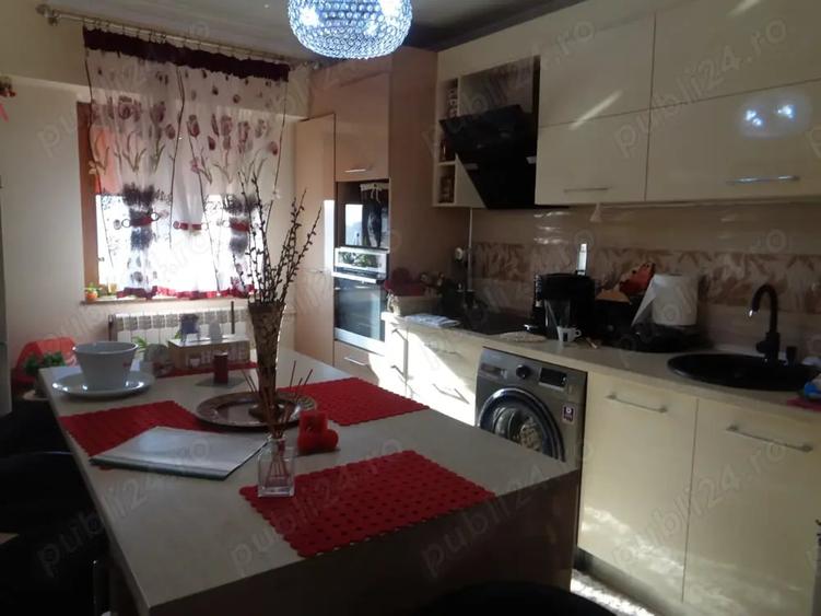 Apartament cu 2 camere decomandat în Intim