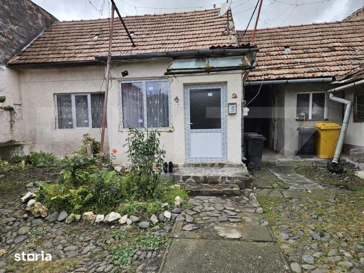 Casă cu 2 camere cu Teren 100 Mp în Central